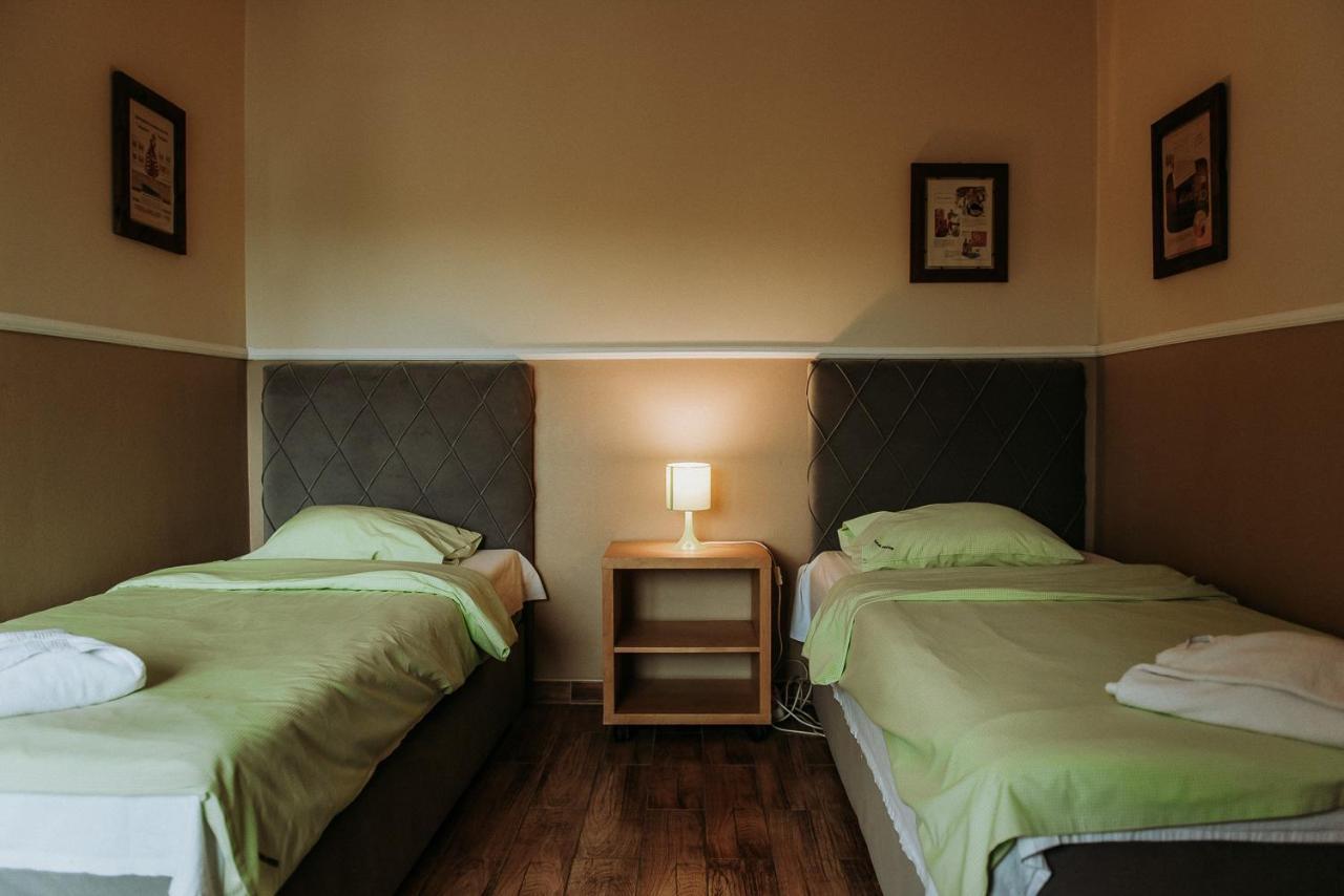 Dos Patos Bed & Breakfast เอลก์ ภายนอก รูปภาพ